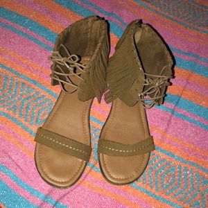 Minnetonka Sandals!!
